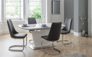 julian-bowen/como-table-4-chairs-roomset.jpg